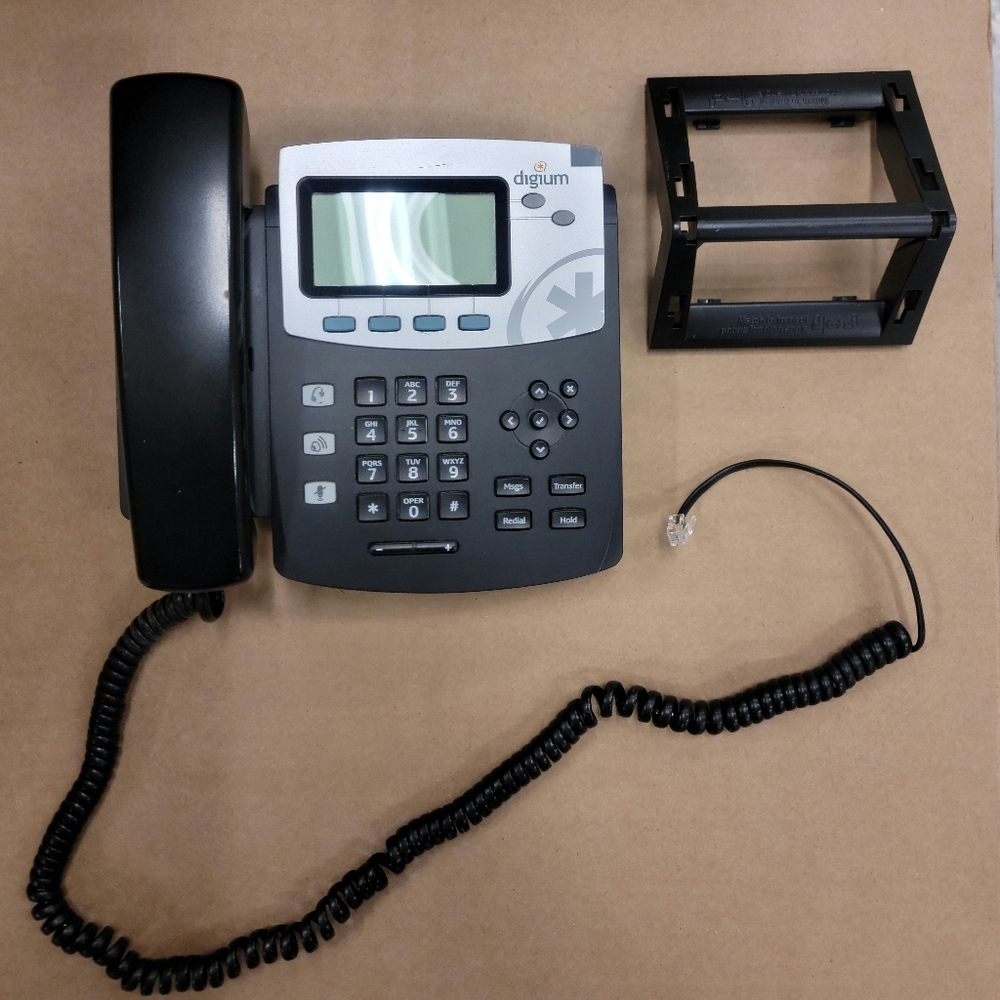 Lot of 4 Digium D40 IP Phone 2-Line SIP HD Voice Backlit Display W/stand